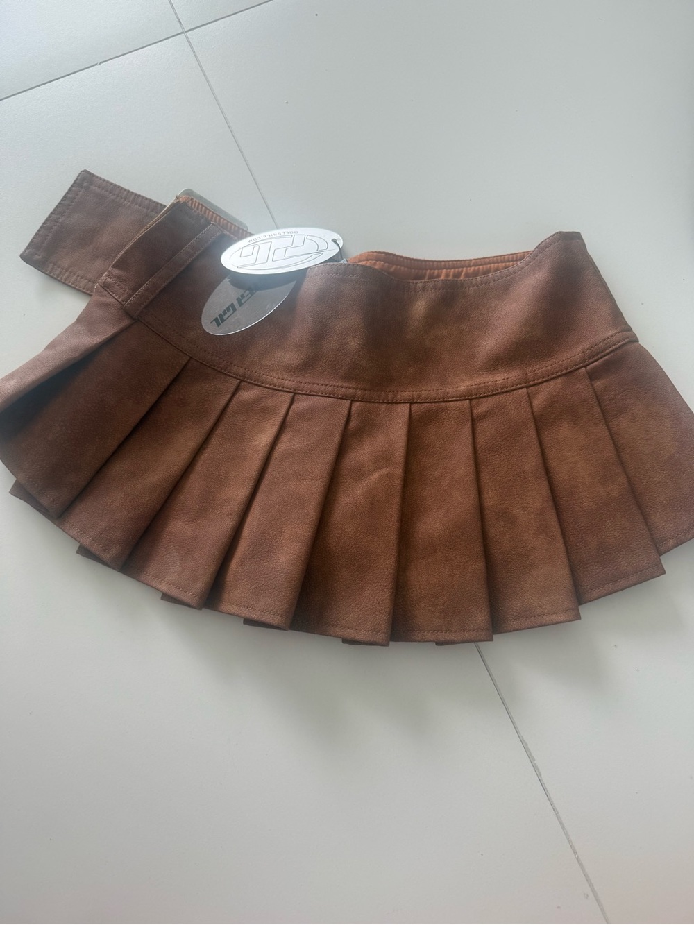 Poster Girl Mini Skirt - Picture 3 of 4